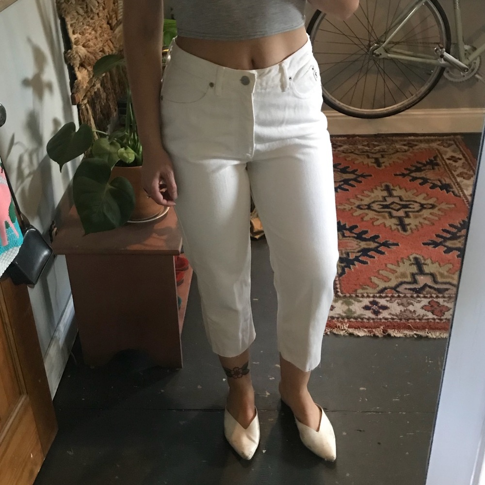 Vintage Guess cropped white jeans
